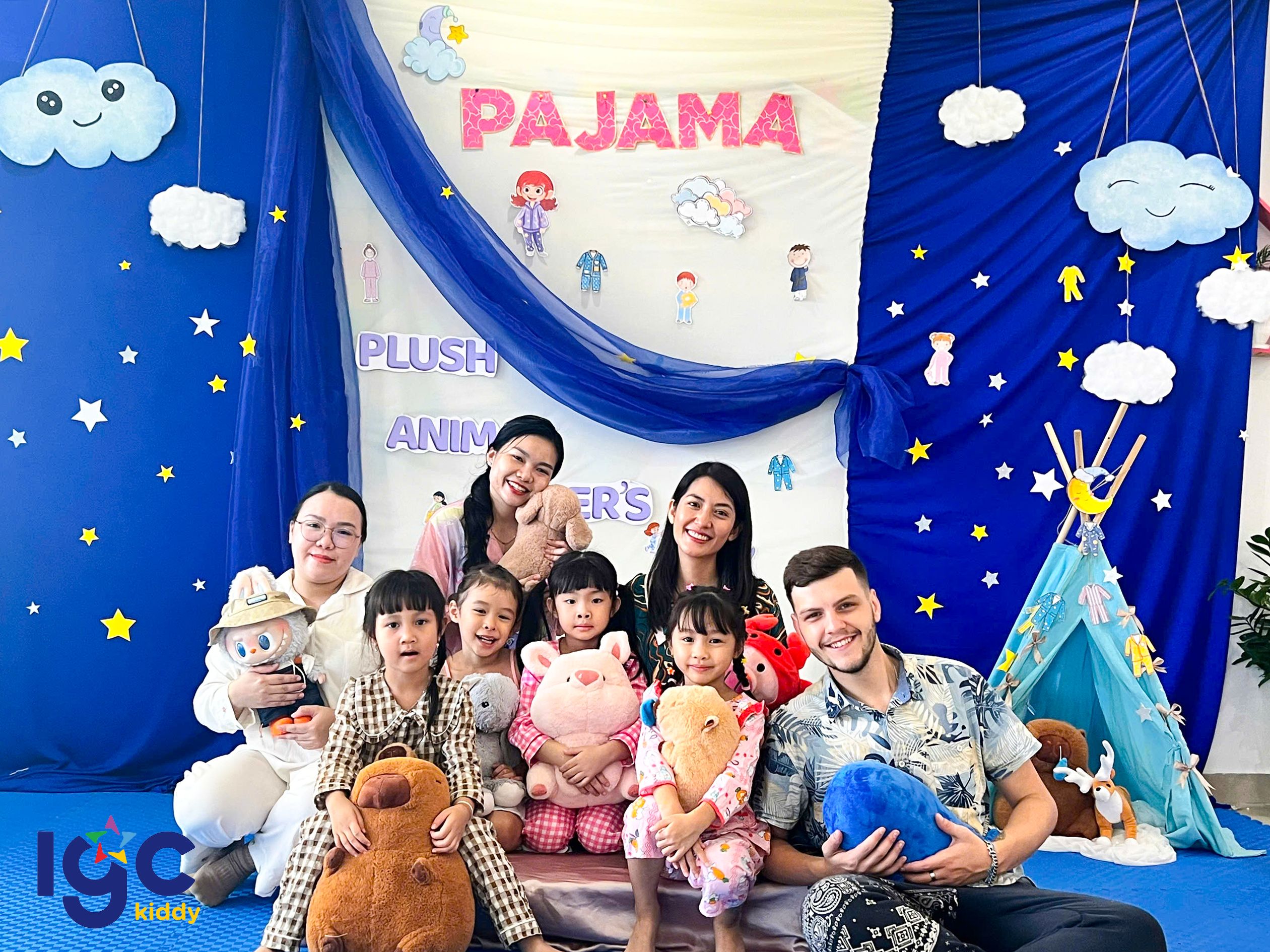 PAJAMA DAY & PLUSH ANIMAL'S LOVER'S DAY
