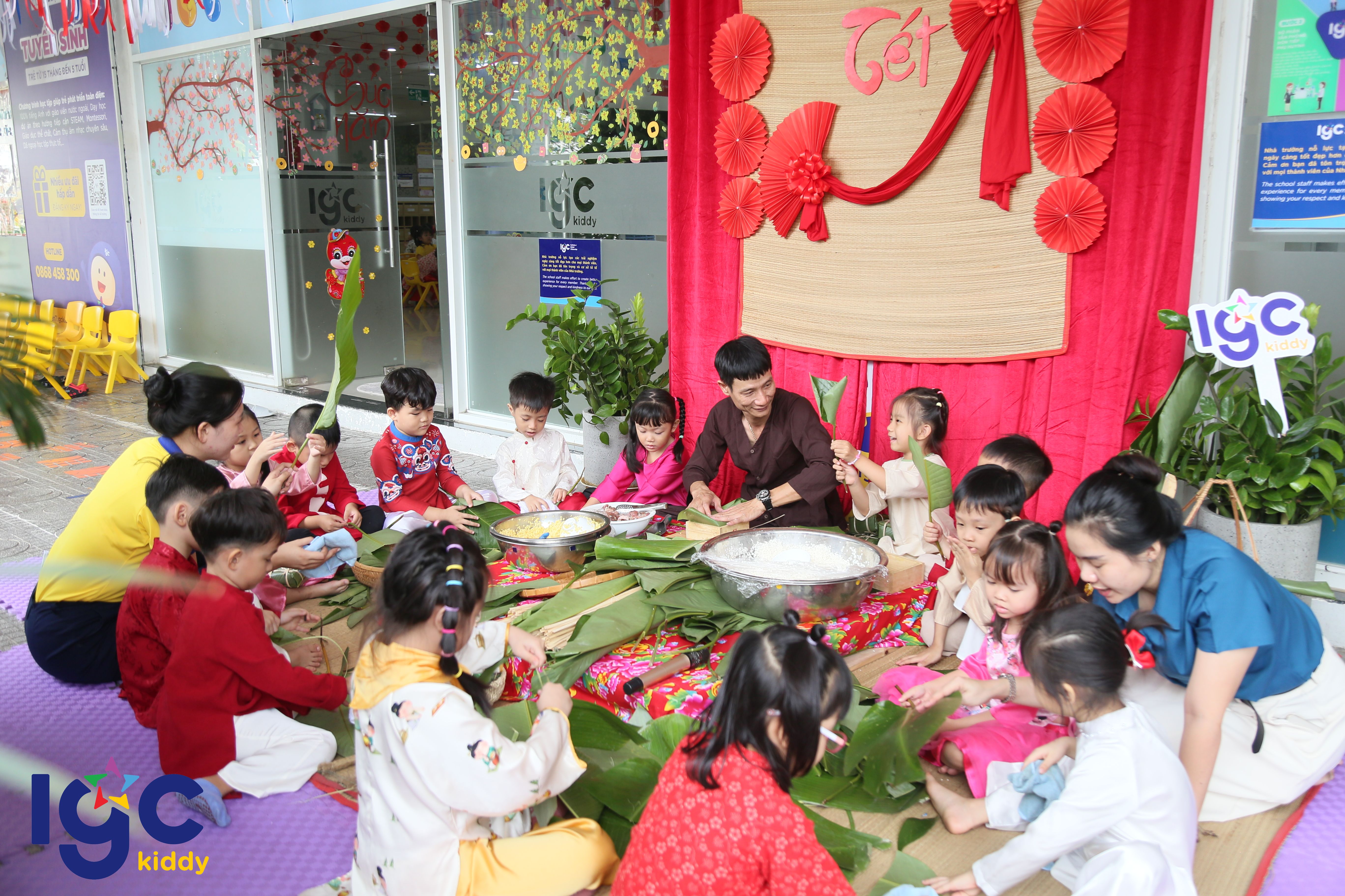 CÙNG CHUYÊN GIA GÓI BÁNH CHƯNG – GIỮ GÌN HƯƠNG VỊ TẾT CỔ TRUYỀN