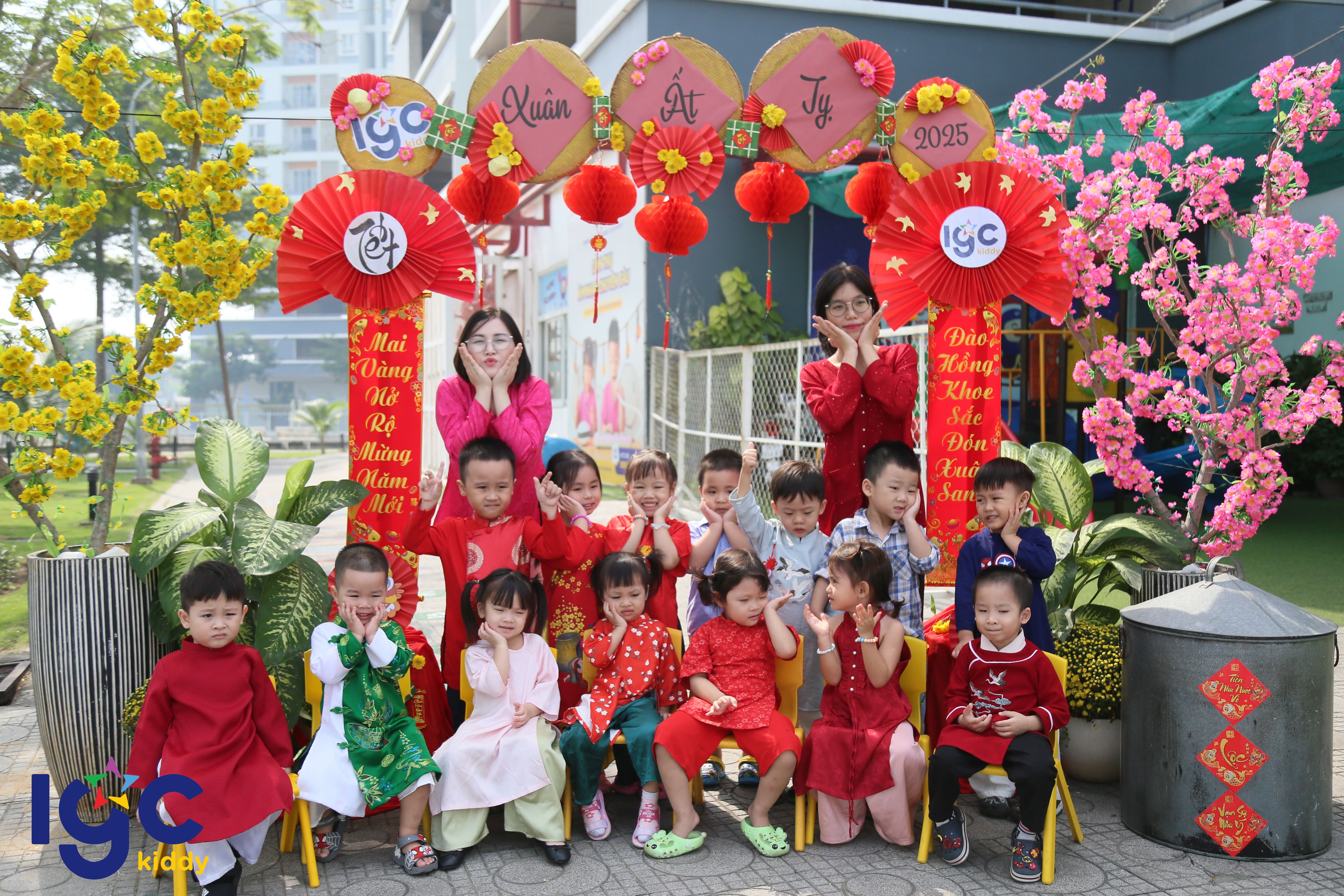NGẮM NHÌN NHƯNG HÌNH ẢNH ĐÓN TẾT XINH XẮN CỦA CÁC NHỎ IGC KIDDY QUẬN 7!