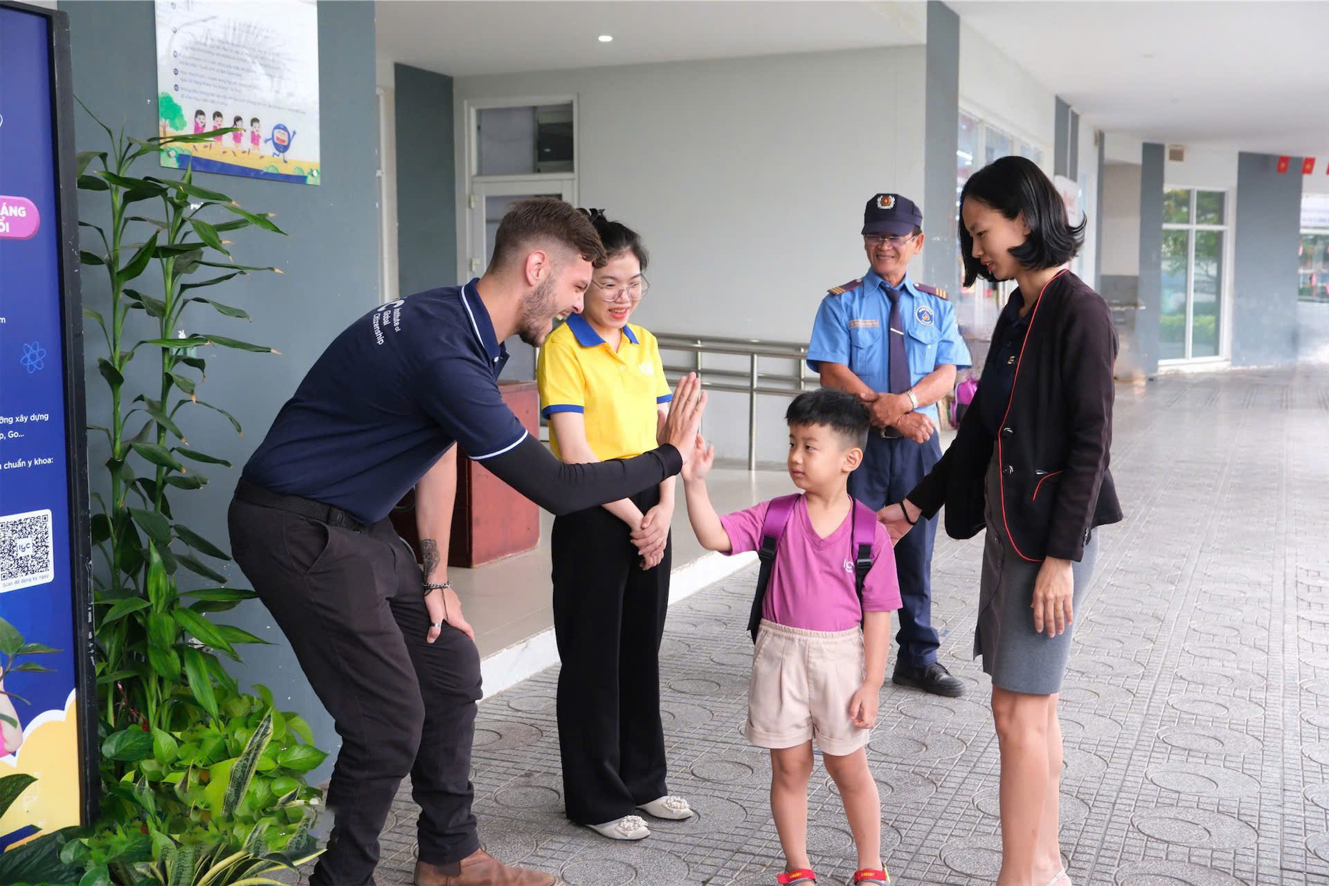 MỖI NGÀY ĐẾN TRƯỜNG LÀ MỘT NGÀY TRÀN ĐẦY YÊU THƯƠNG VÀ NĂNG LƯỢNG!