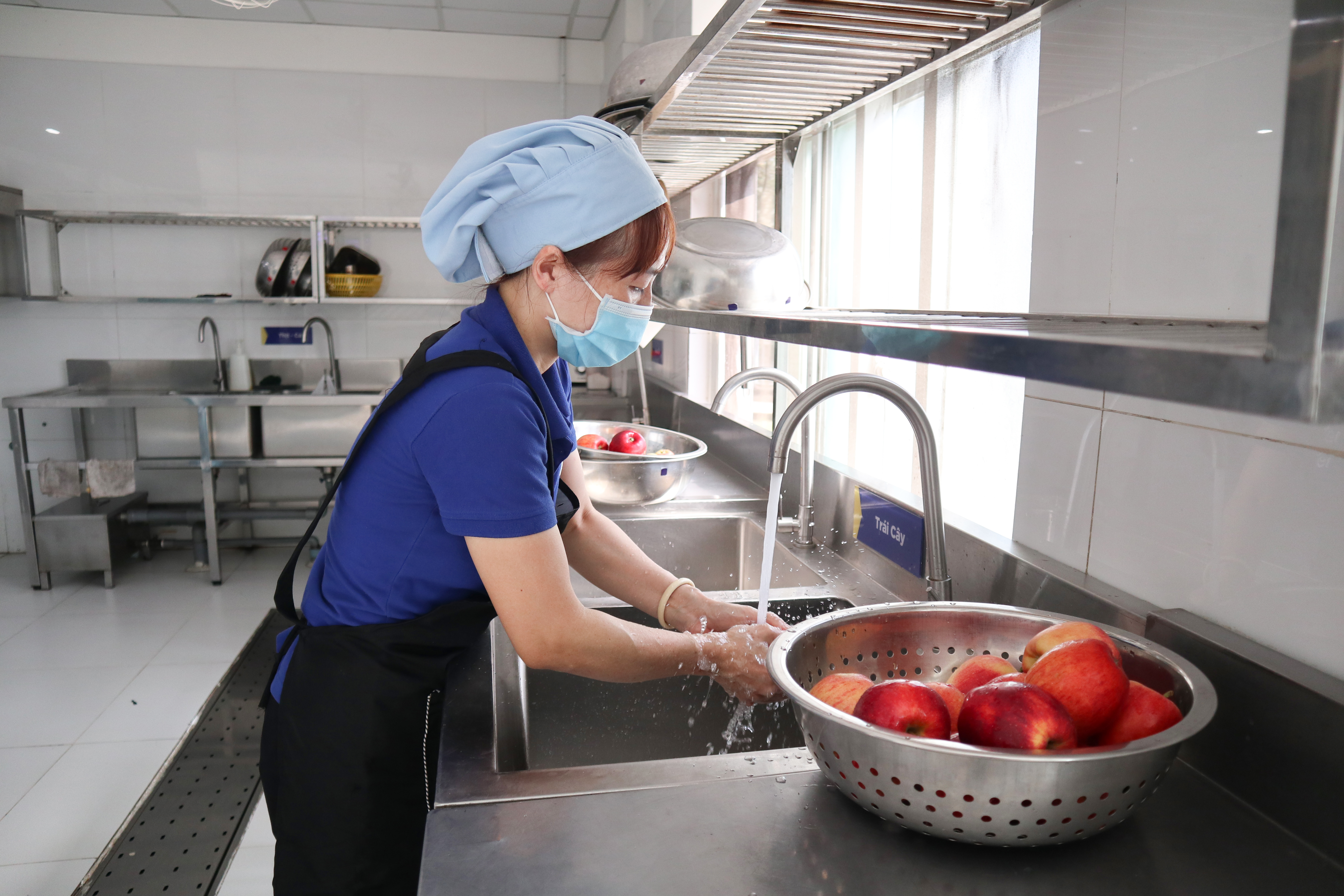 Những Người Hùng Thầm Lặng Trong Gian Bếp IGC Kiddy Quận 7!