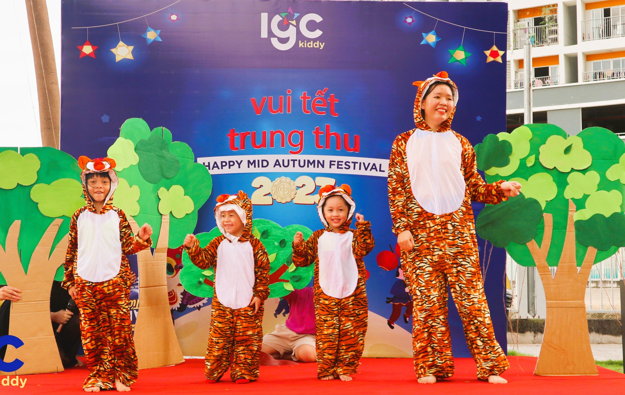 VUI HỘI TRĂNG RẰM