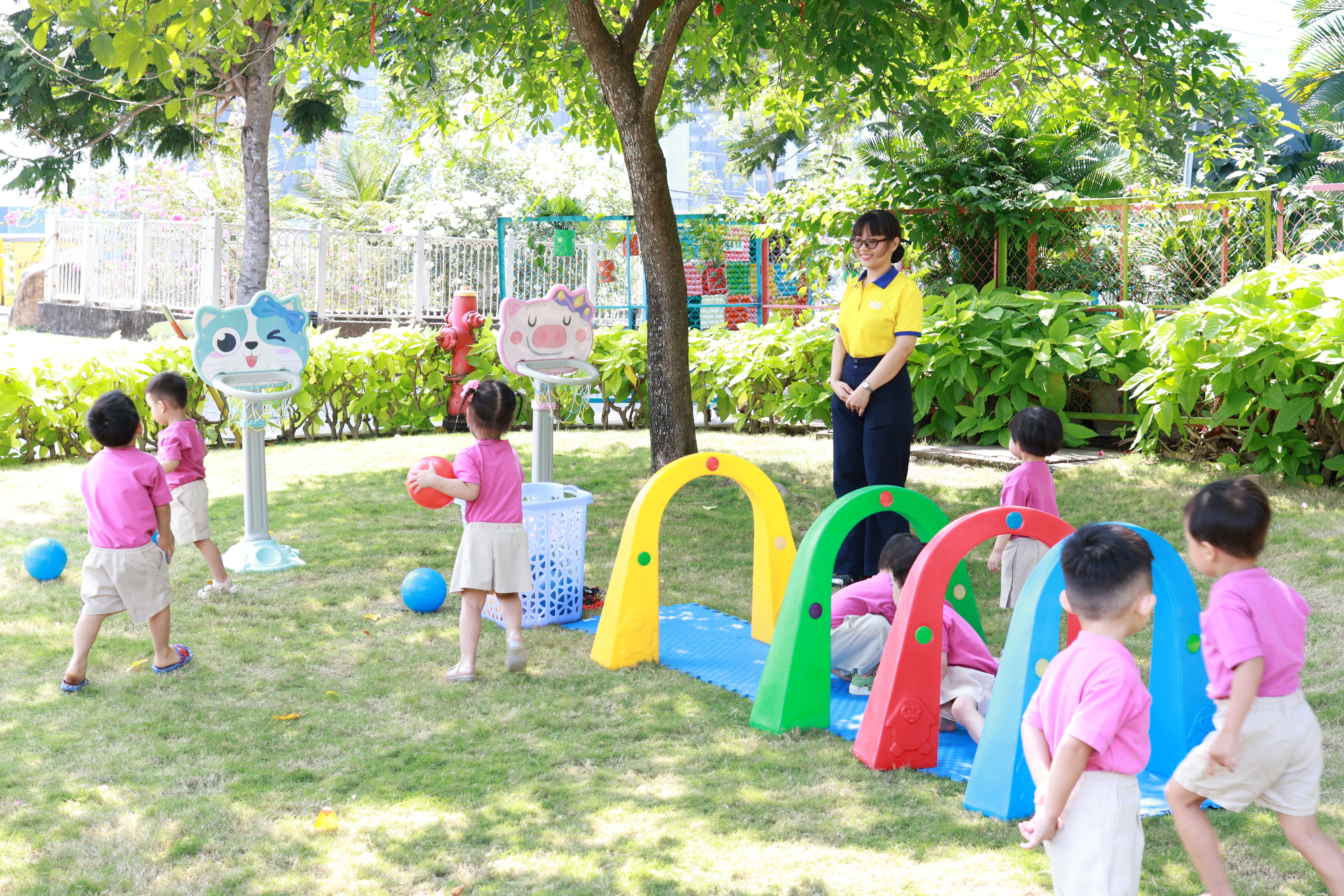 4. Hoạt động ngoài trời