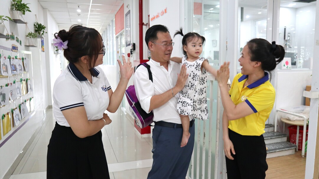 10. Giờ trả các bé về