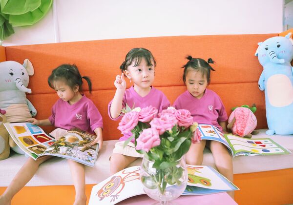 SÁCH TRUYỆN – NGƯỜI BẠN TỐT CHO CON