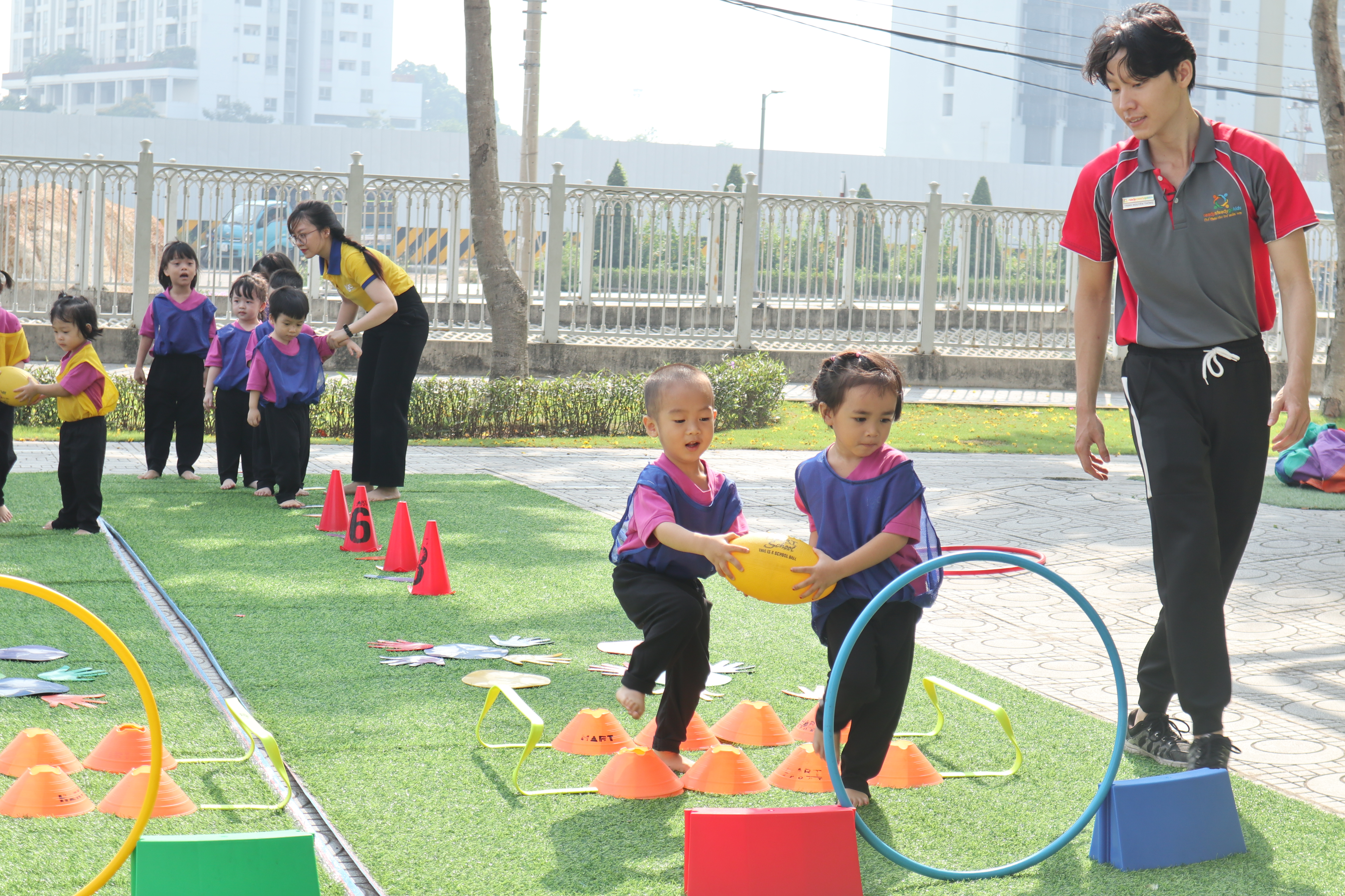 LỚP HỌC NGOẠI KHÓA READY STEADY GOKIDS CÓ GÌ HẤP DẪN?