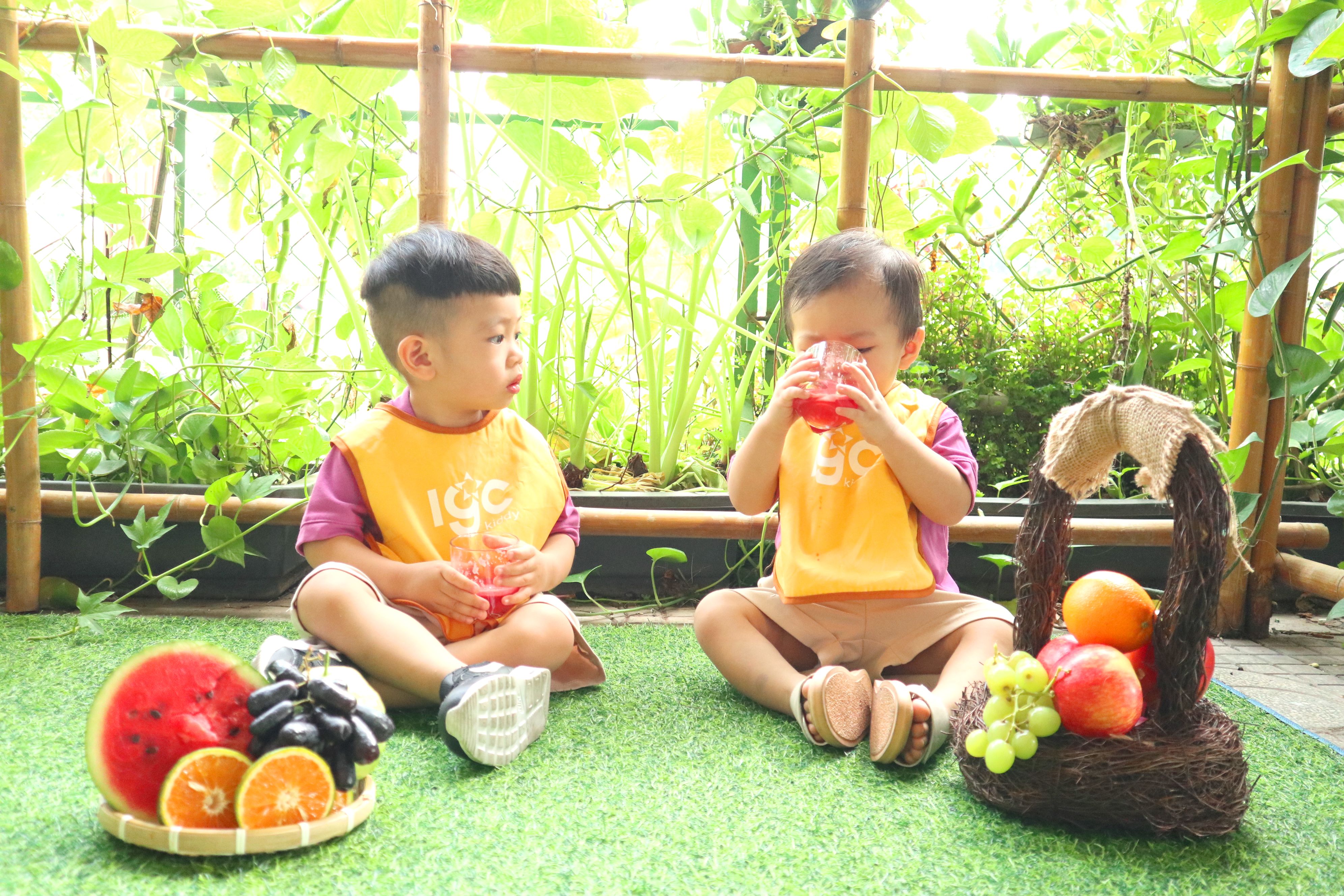 BÉ YÊU TRẢI NGHIỆM HOẠT ĐỘNG LÀM NƯỚC ÉP HOA QUẢ NHIỆT ĐỚI