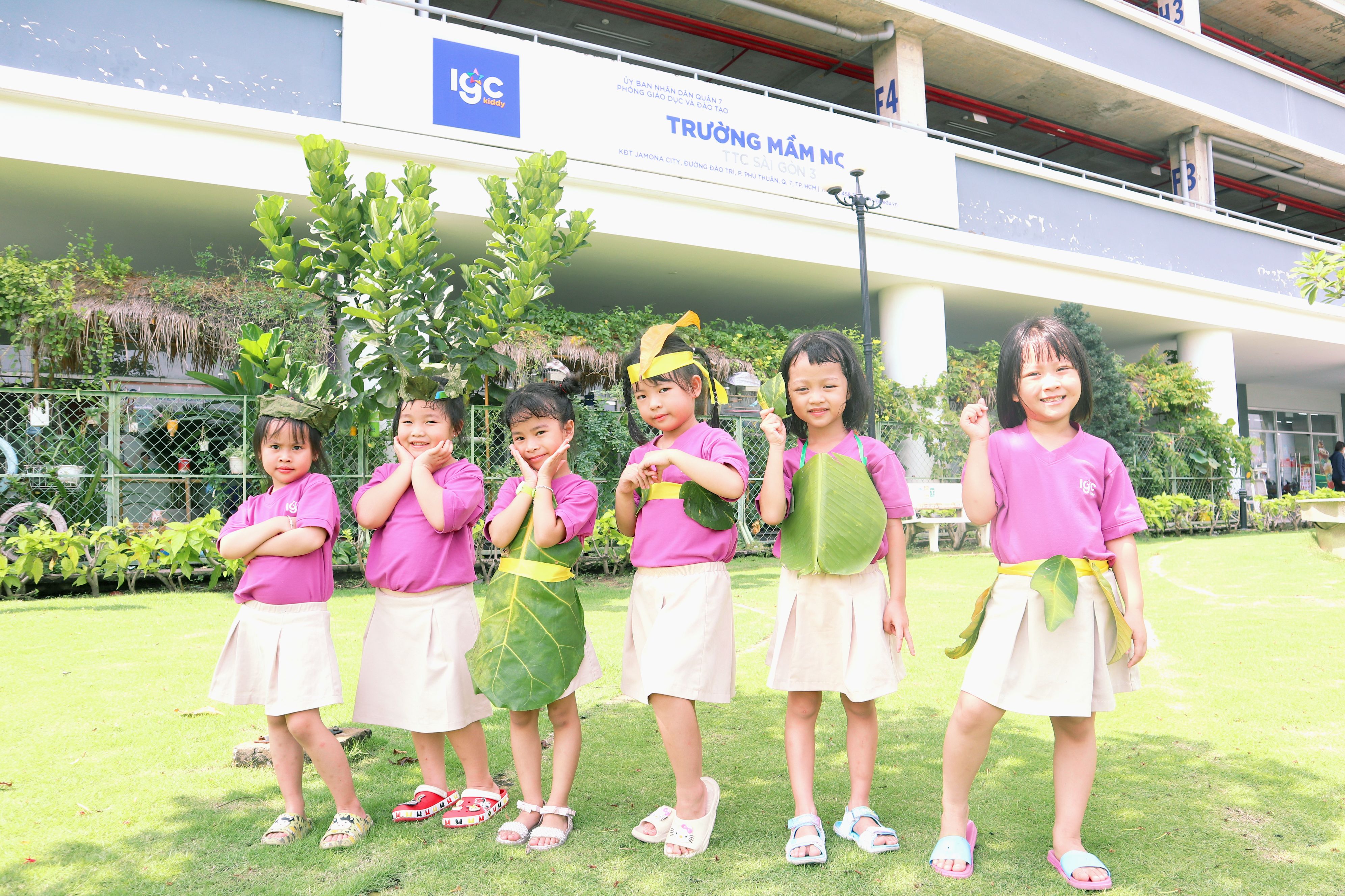 BÉ YÊU LÀM TRANG PHỤC CỔ TÍCH TỪ NGUYÊN VẬT LIỆU THIÊN NHIÊN