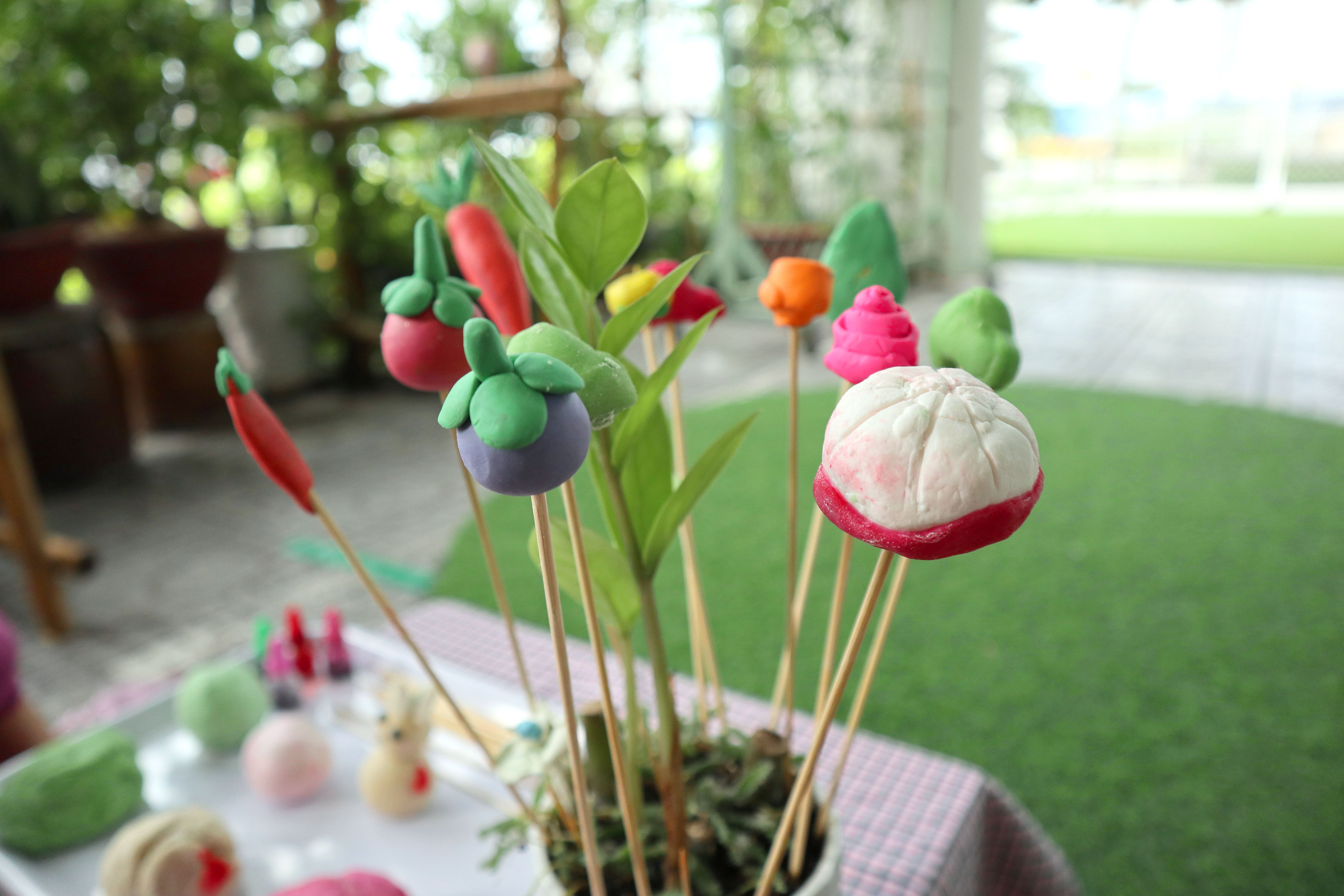 BÉ TÌM HIỂU NGHỀ NẶN TÒ HE