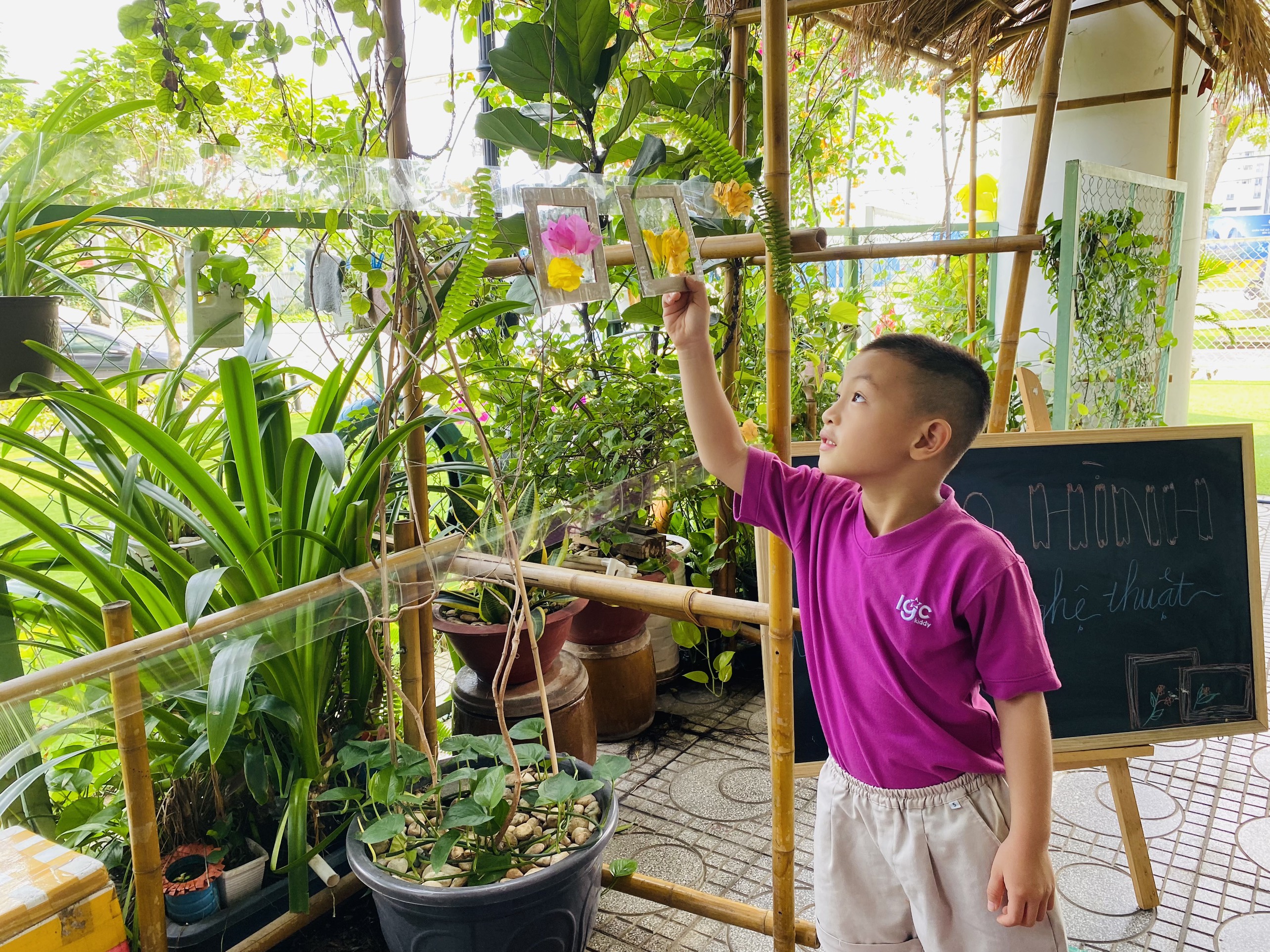 HOẠT ĐỘNG TẠO HÌNH KHUNG TRANH NGHỆ THUẬT