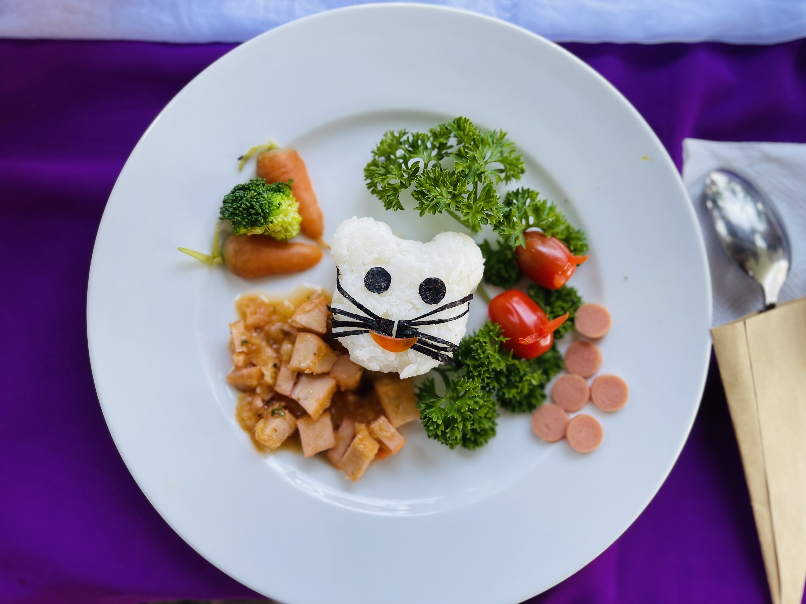 BỮA TIỆC BENTO CỦA CÁC BẠN NHỎ