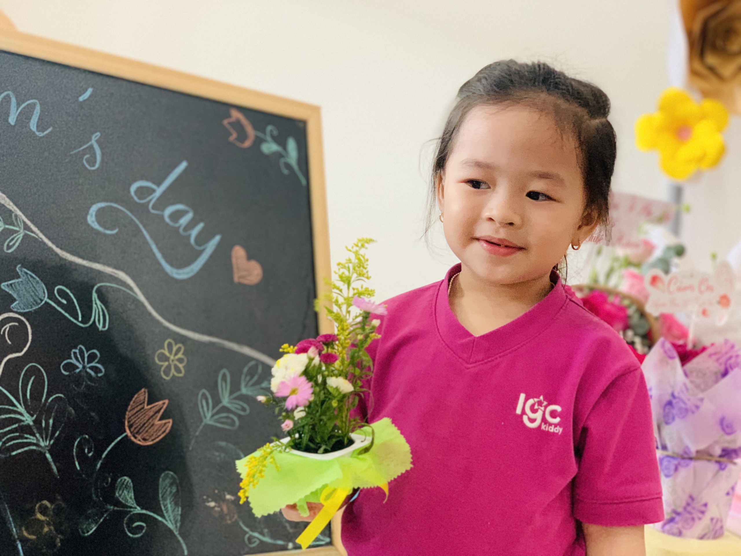 BÉ YÊU TỰ TAY LÀM QUÀ HANDMADE TẶNG BÀ, MẸ VÀ CÔ GIÁO NHÂN NGÀY QUỐC TẾ PHỤ NỮ 8/3