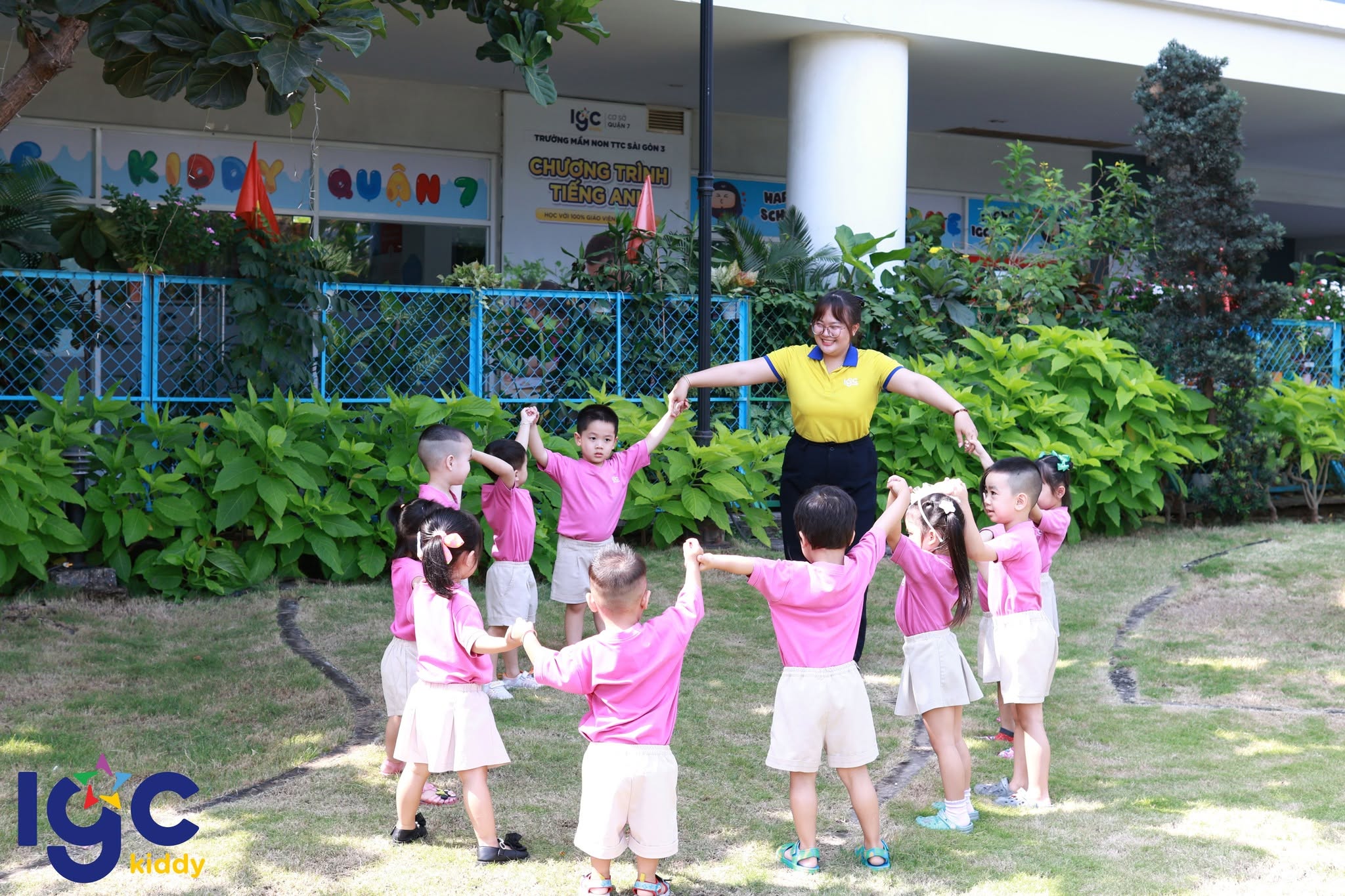 Chương trình chính khóa